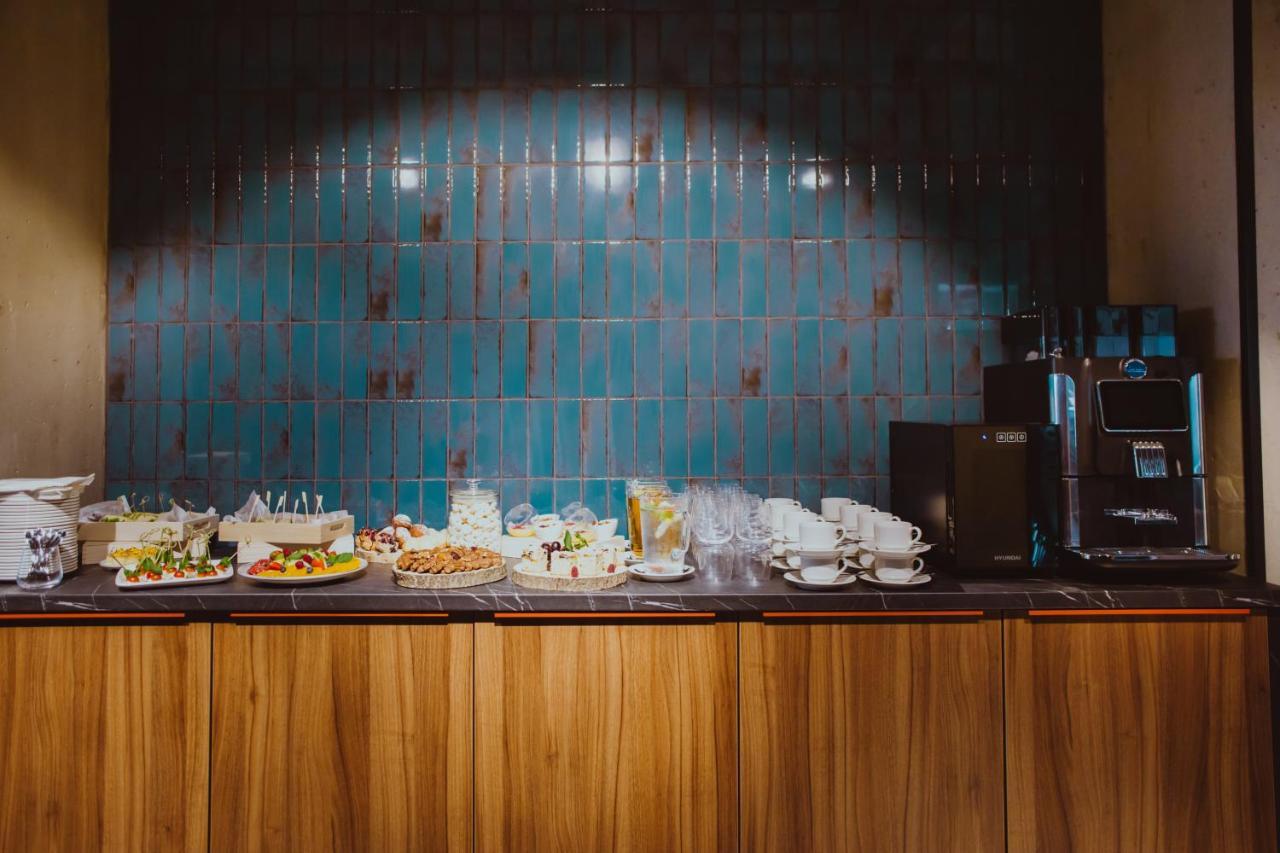 Arche Hotel Wroclaw Airport Esterno foto