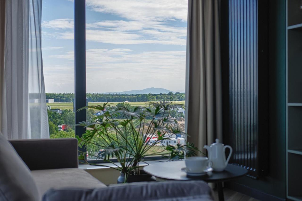 Arche Hotel Wroclaw Airport Esterno foto