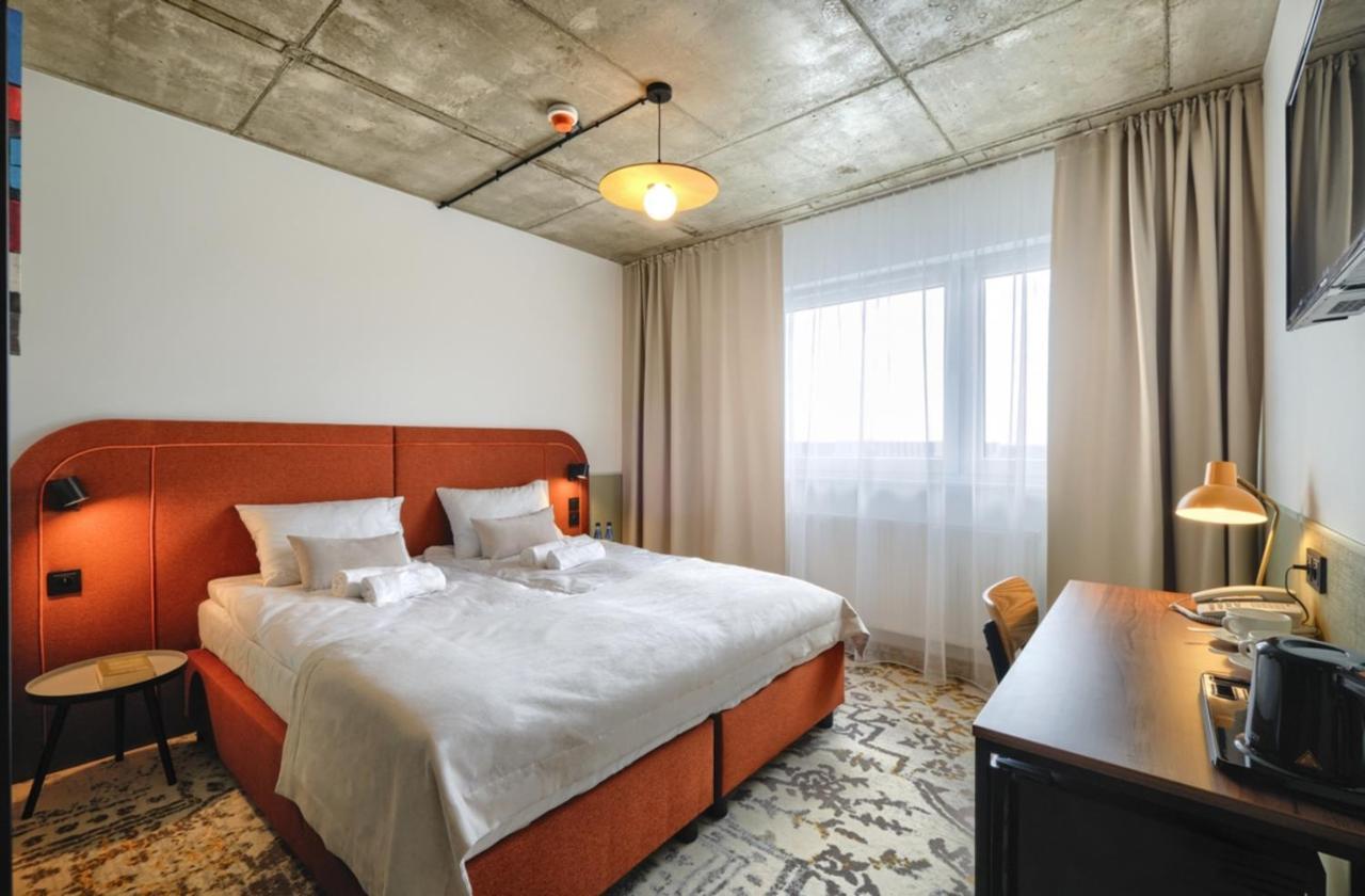 Arche Hotel Wroclaw Airport Esterno foto