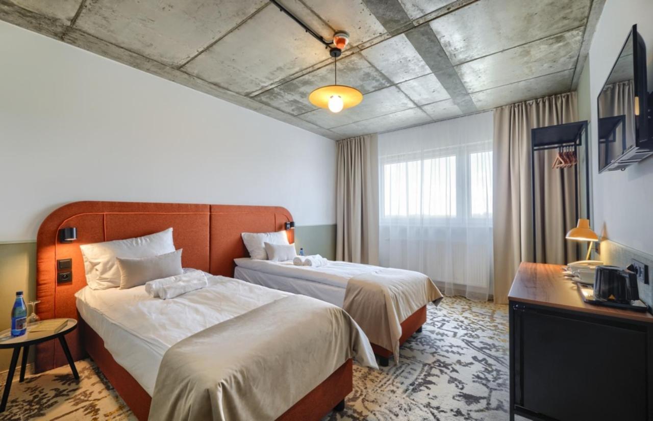 Arche Hotel Wroclaw Airport Esterno foto