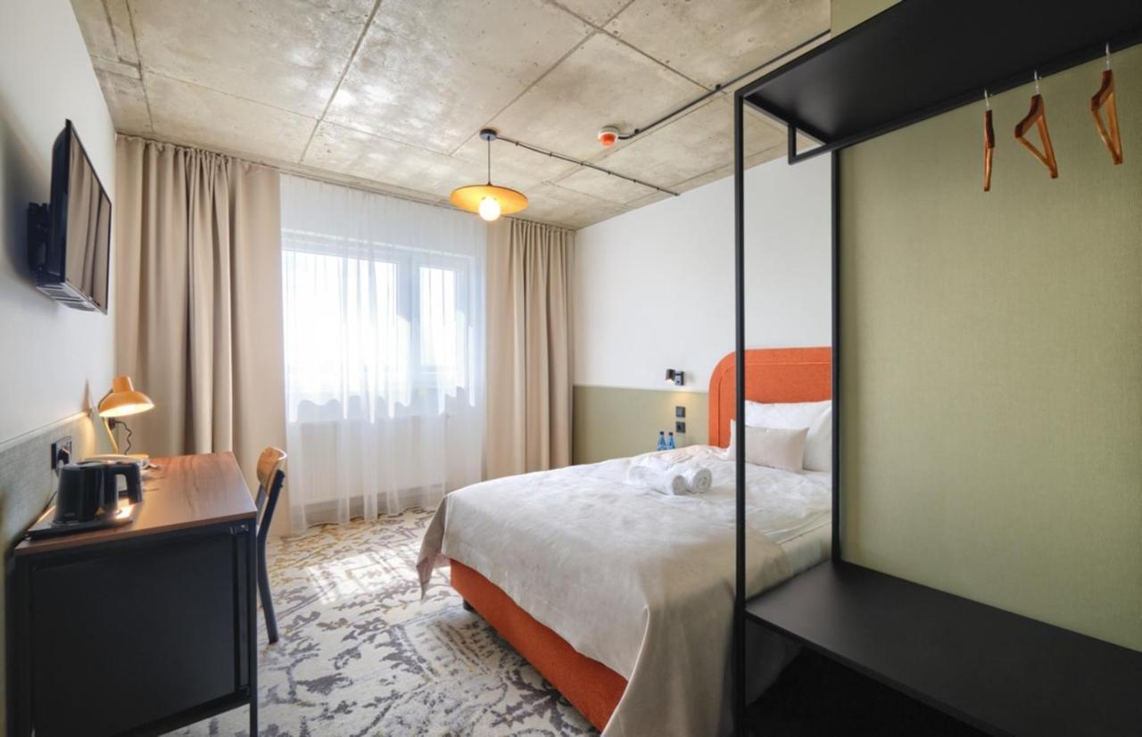 Arche Hotel Wroclaw Airport Esterno foto