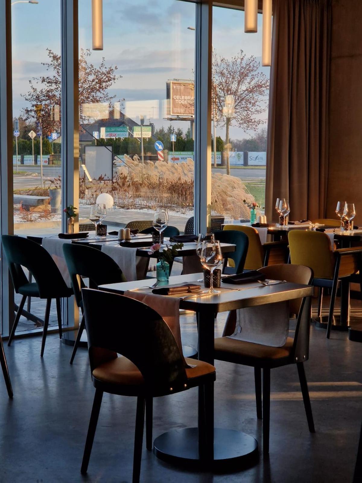 Arche Hotel Wroclaw Airport Esterno foto